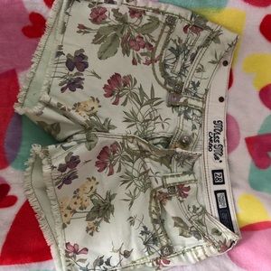Miss Me floral shorts